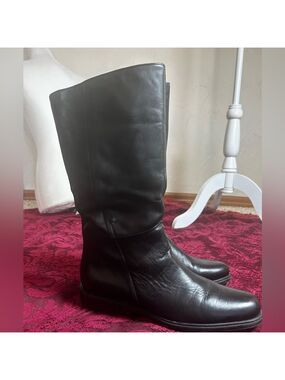 Classic Black Leather Women's Boots 9M